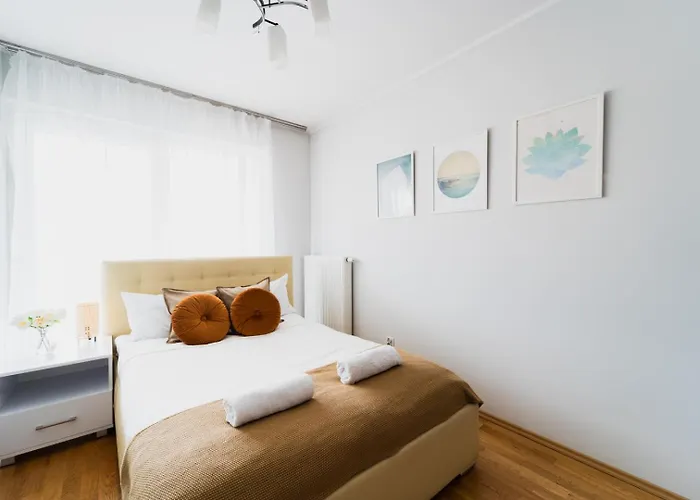 Center - 3 - Parking Place * Vratislav