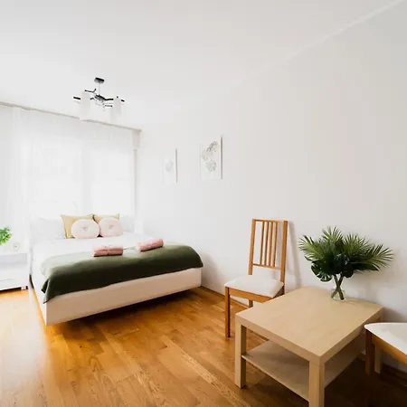 Center - 3 - Parking Place *